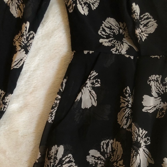 Floral Romper - Picture 2 of 6